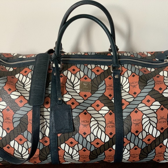 AUTHENTIC 2011 RARE MCM SHANGHAI COLLECTION DUFFLE KEEPALL - Picture 1 of 2